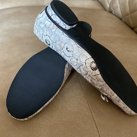 Ross Hommerson flats. Meticulously made,Beautiful shoes with specs of gold. - Picture 5 of 6